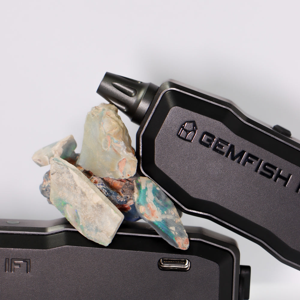 Shop the Gemfish IF1 Flashlight | Discover inclusions in gemstones